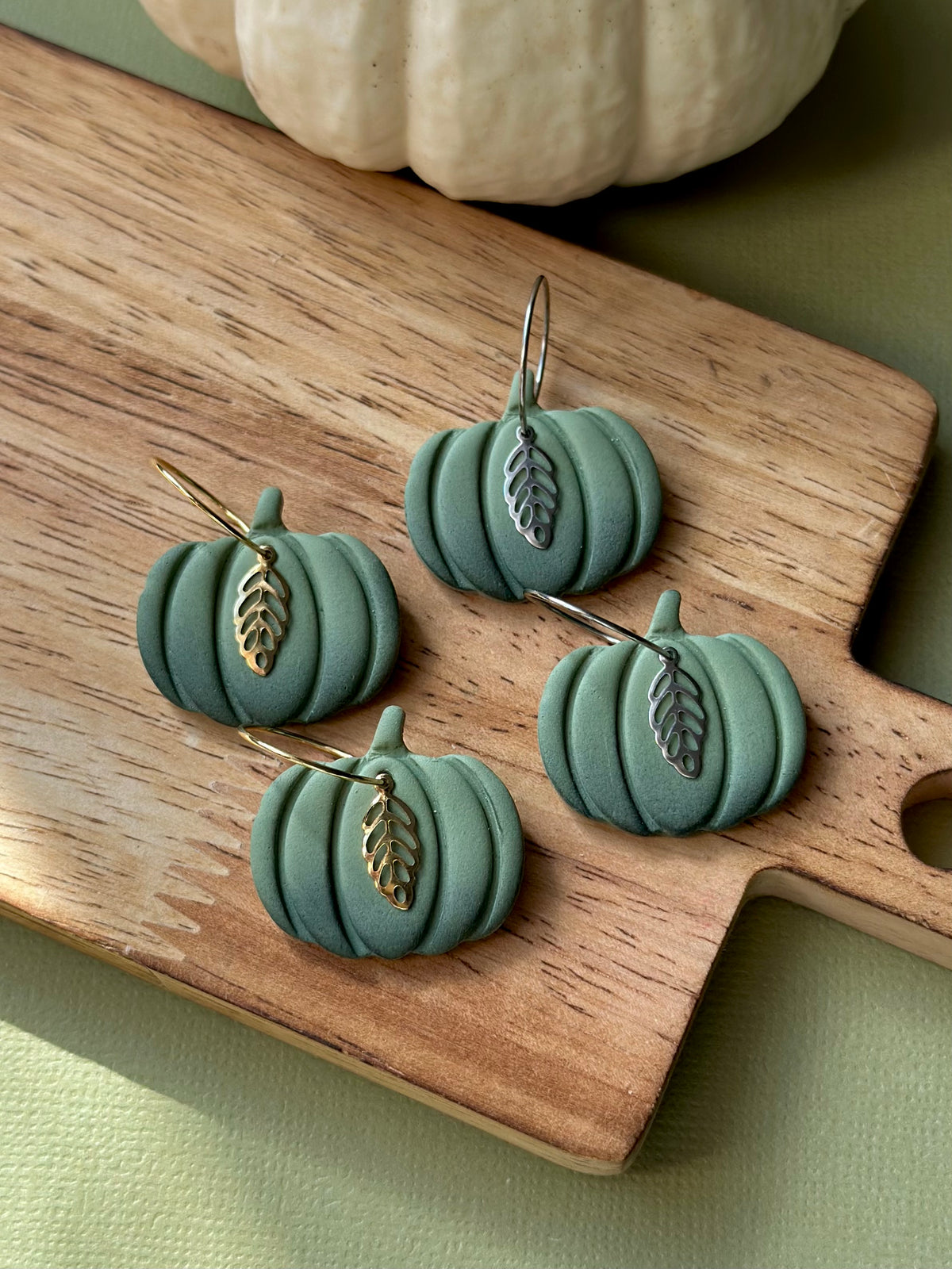 Pumpkins w/ Leaf Accent Dangles