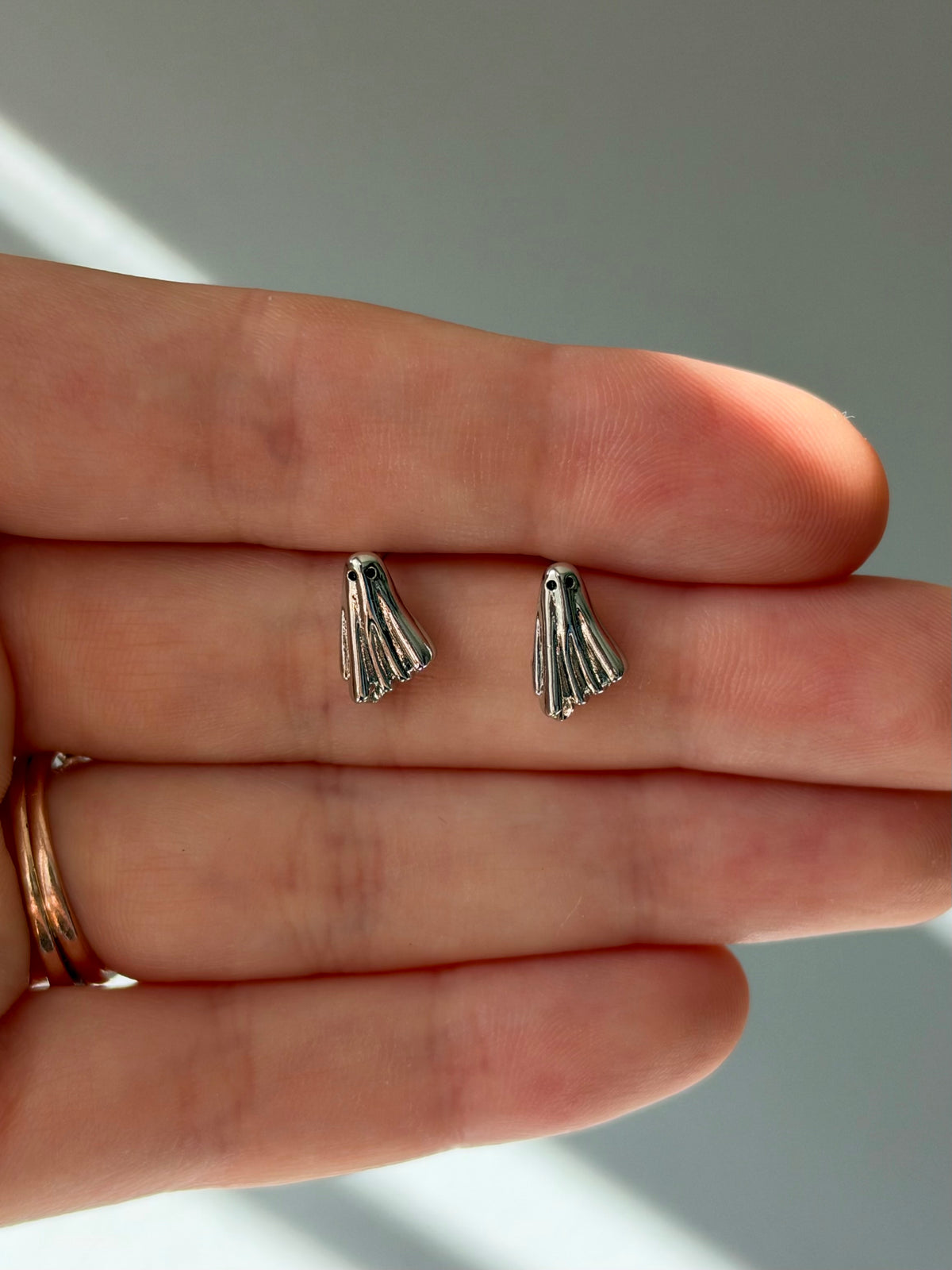 Gold/Silver Ghost Studs