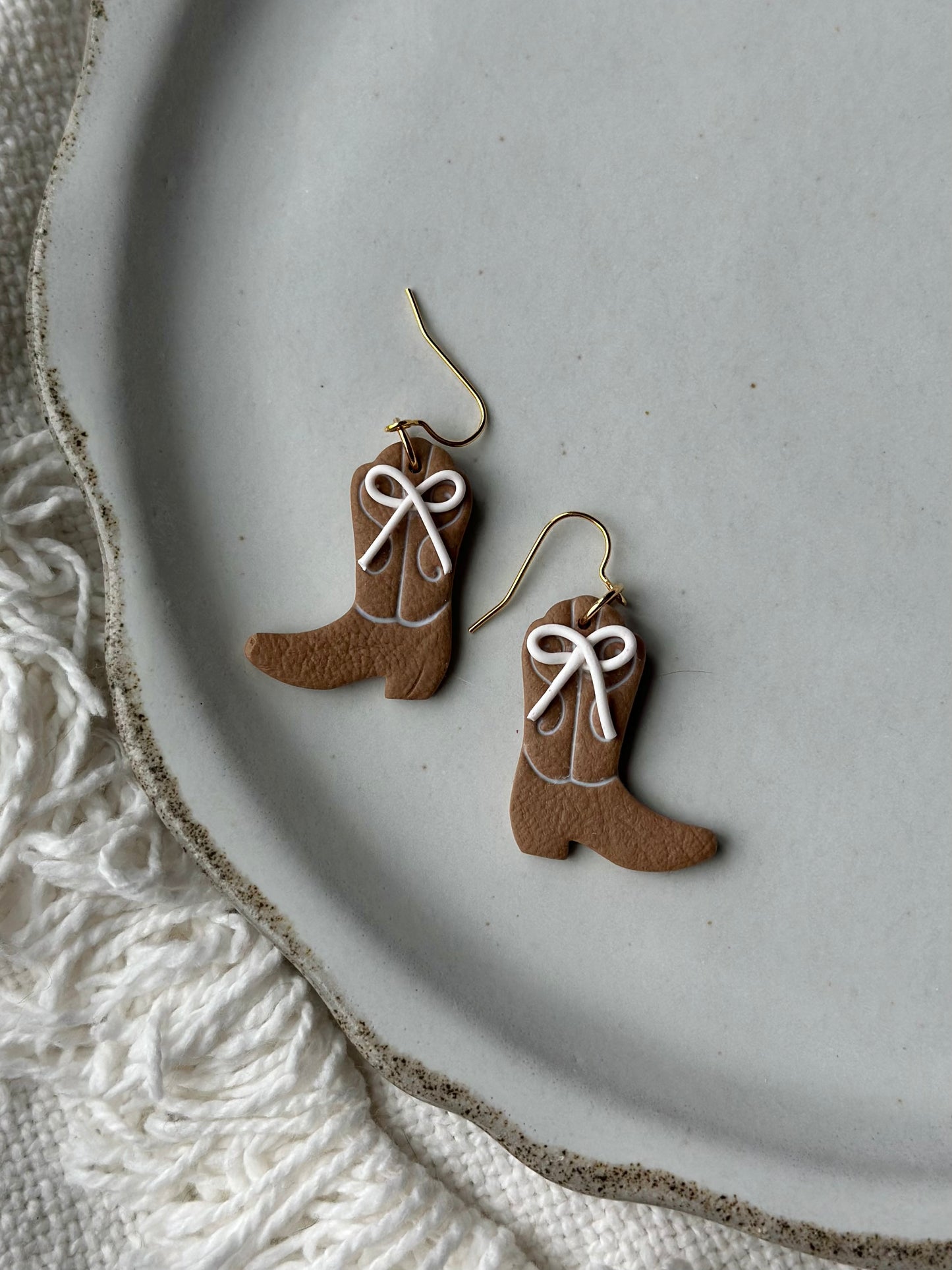 Cowboy Boots (White Ribbon)