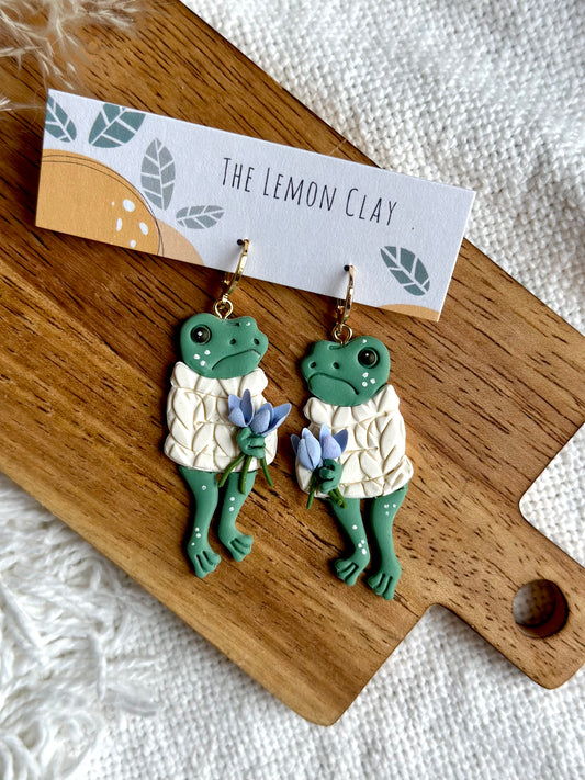 Frogs in Sweaters